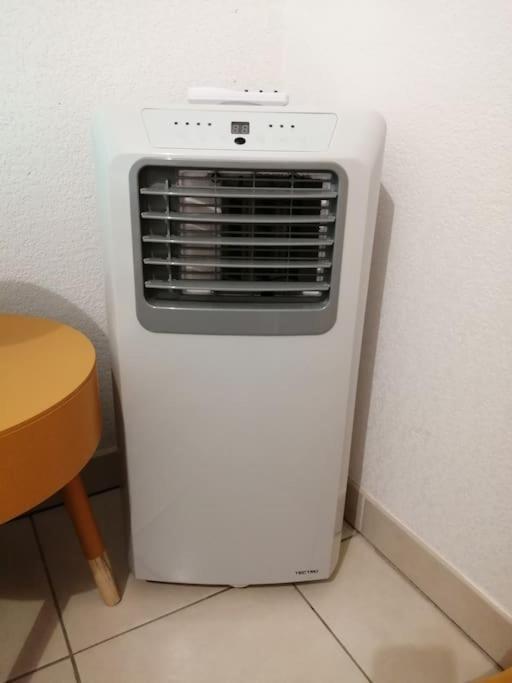 Le Soleil D Eugenie Appartement Dans Residence Avec Piscine Commune Pres De Carcassonne Olonzac Esterno foto