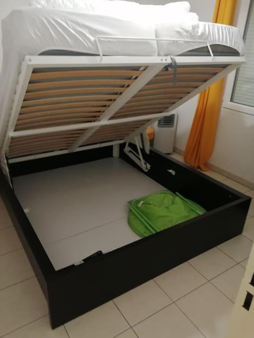 Le Soleil D Eugenie Appartement Dans Residence Avec Piscine Commune Pres De Carcassonne Olonzac Esterno foto