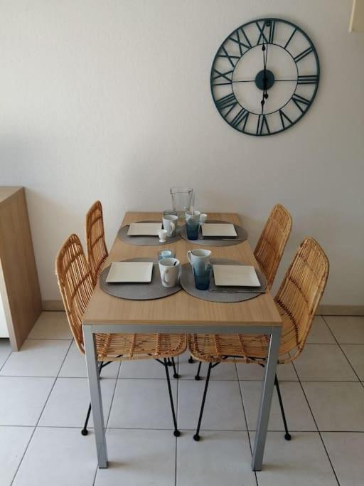 Le Soleil D Eugenie Appartement Dans Residence Avec Piscine Commune Pres De Carcassonne Olonzac Esterno foto